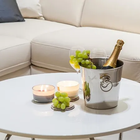 Deja Views - Znjan 아파트