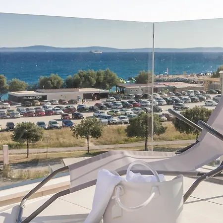 Deja Views - Znjan 아파트