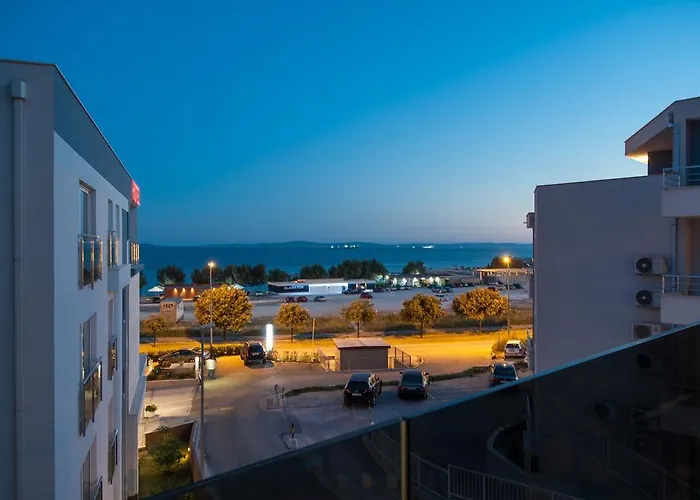 Apartment Deja Views *