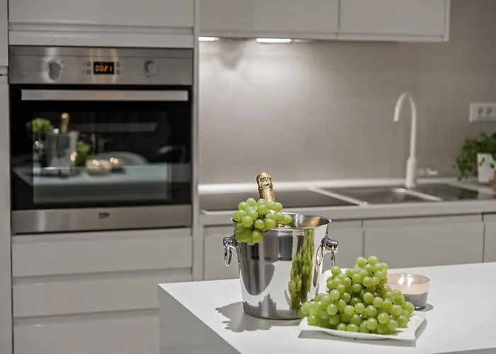 Deja Views Apartment *