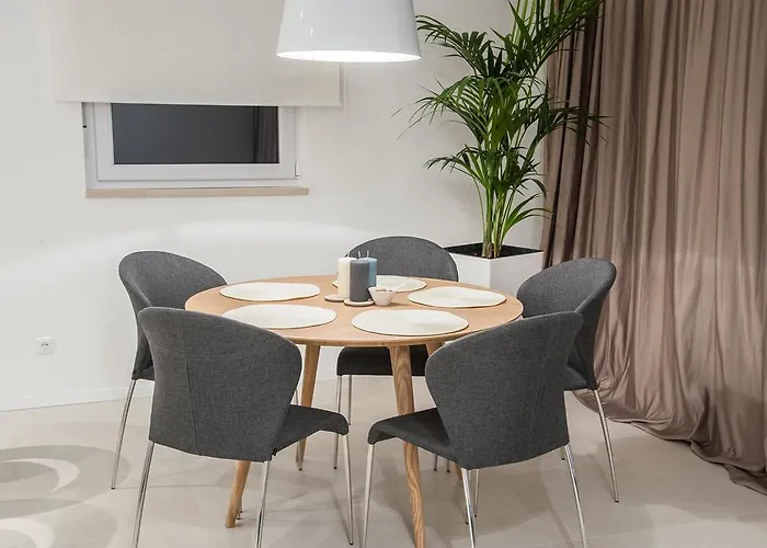 Apartment Deja Views