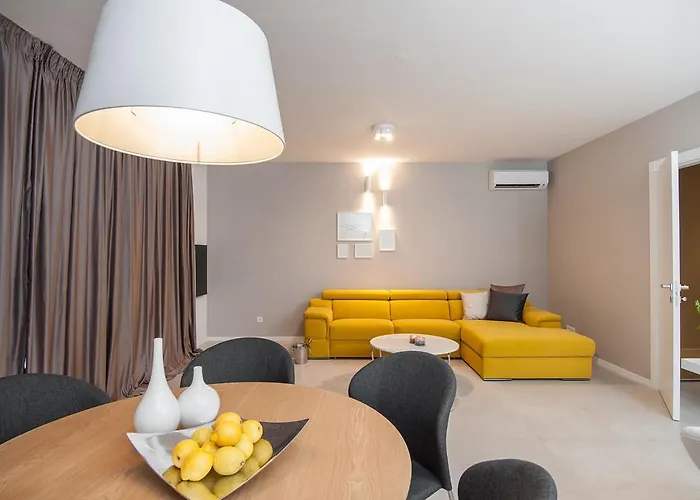 Deja Views Apartment