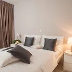 Deja Views Apartment *