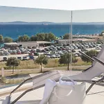 Deja Views Apartment