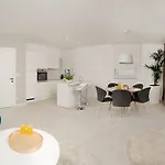 Apartment Deja Views