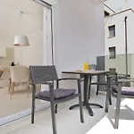 Deja Views Apartment