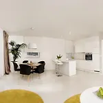 Deja Views * Split