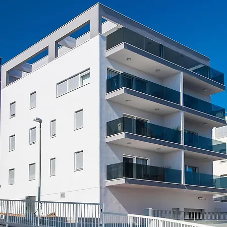 Deja Views - Znjan Appartement