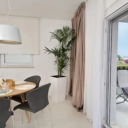 Deja Views - Znjan Appartement