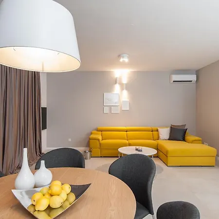 Deja Views - Znjan Appartement